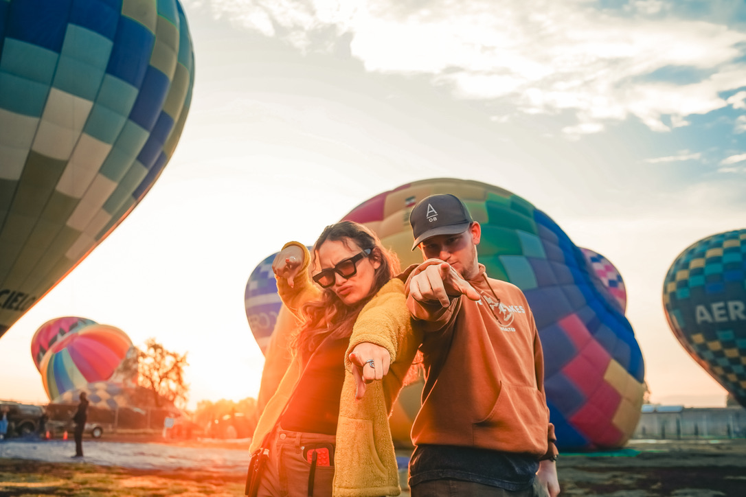 Pareja en globo aerostático Teotihuacán